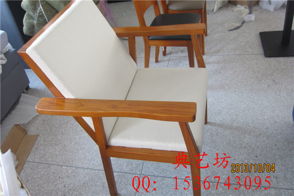 定制款休闲咖啡餐椅，实木+软包扶手椅KFY-01