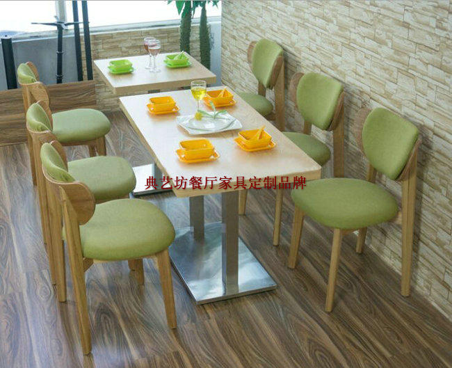 西式茶餐厅实木餐桌椅搭配
